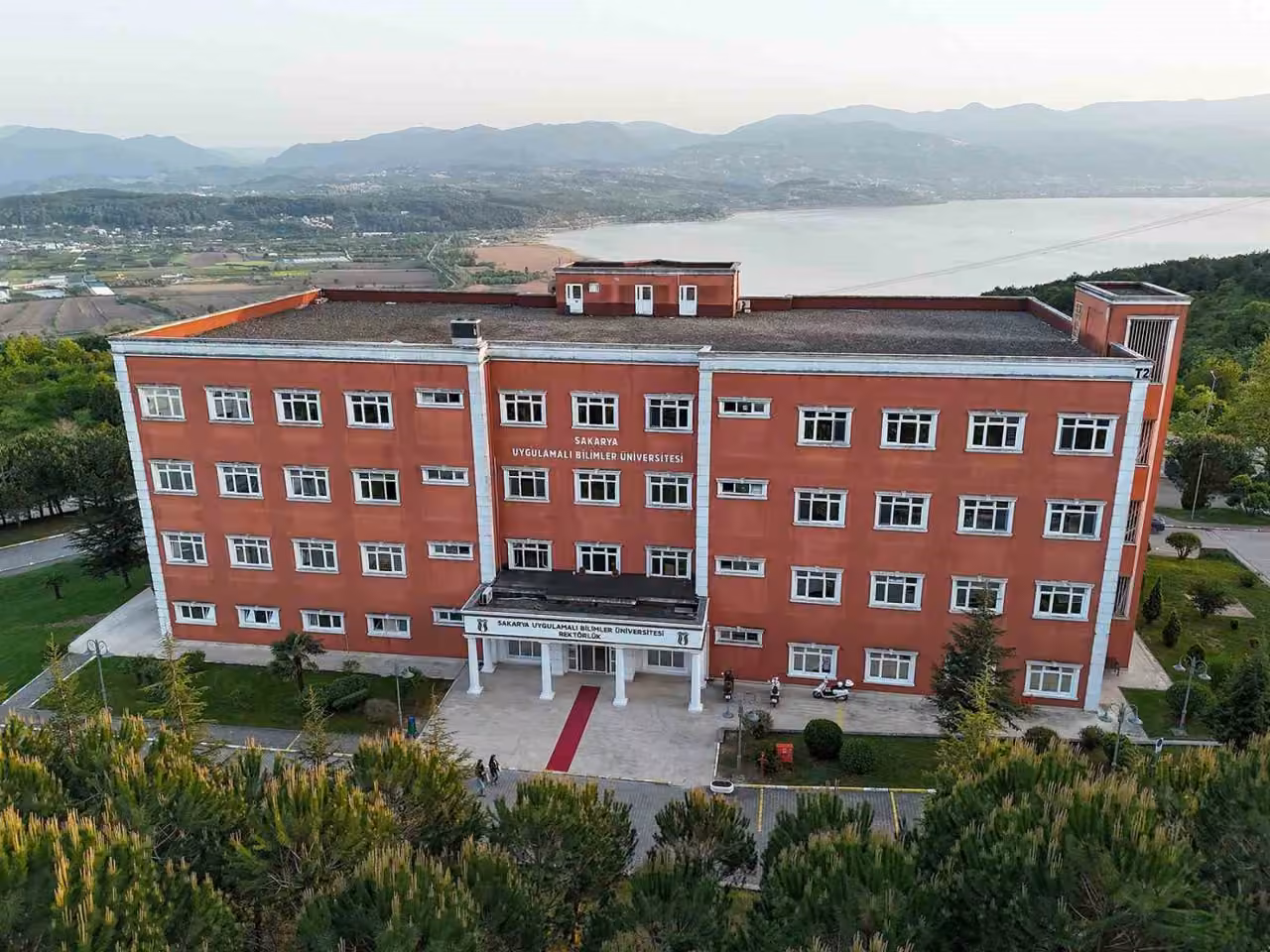 SUBÜ, 15 akademik personel alacak