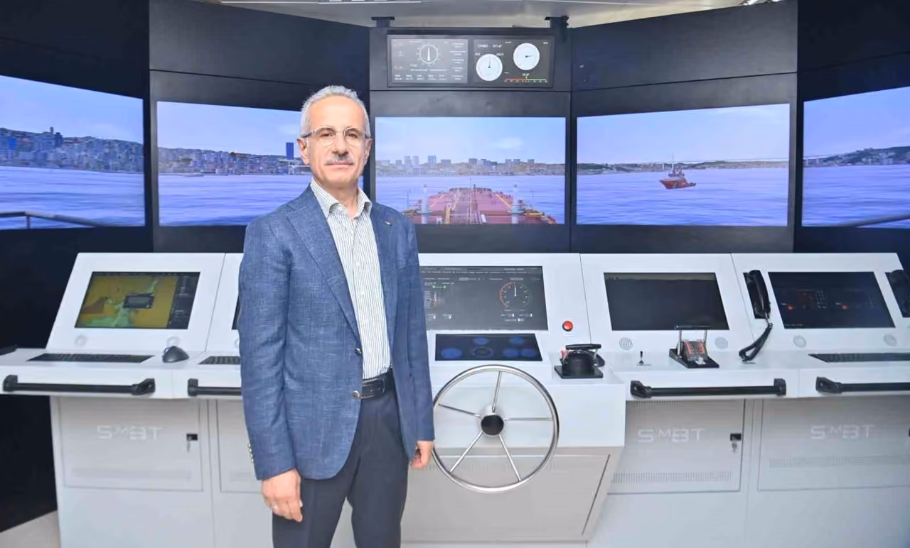Bakan Uraloğlu: "Türk sahipli deniz ticaret filomuz 2 bin 262 gemi ve 54,3 milyon DWT kapasiteye çıktı"