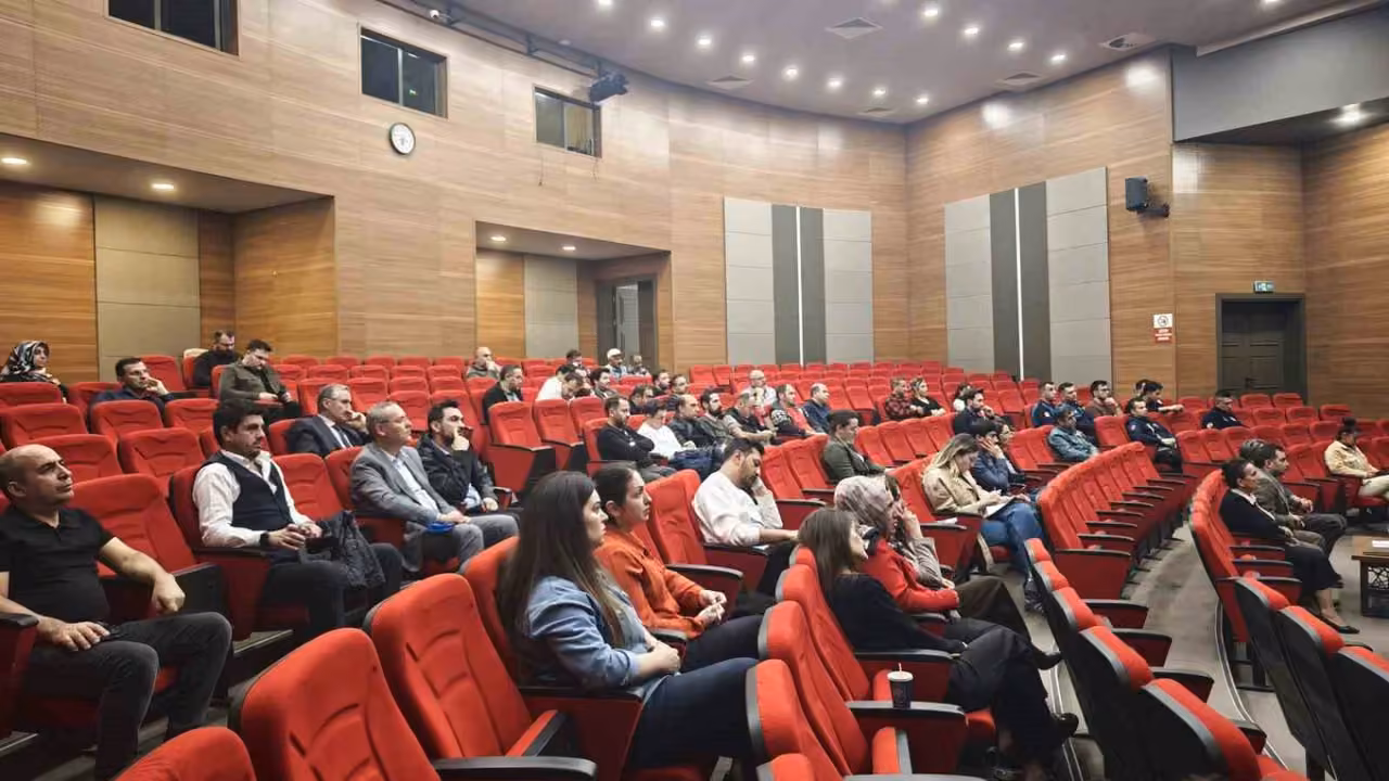 Melikgazi Belediyesi personeline ‘Afet Farkındalık Eğitimi’