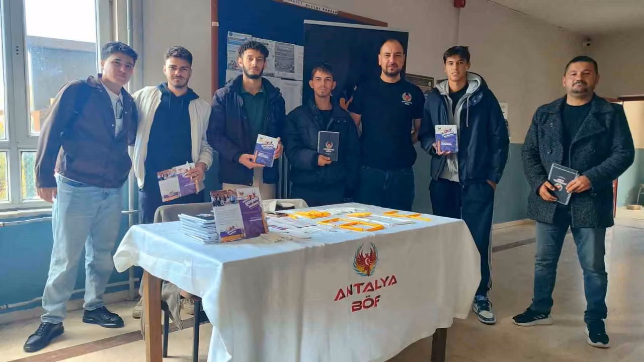 Antalya’da "Gençlerle Beraberiz" projesiyle 14 bin 638 öğrenciye ulaşıldı