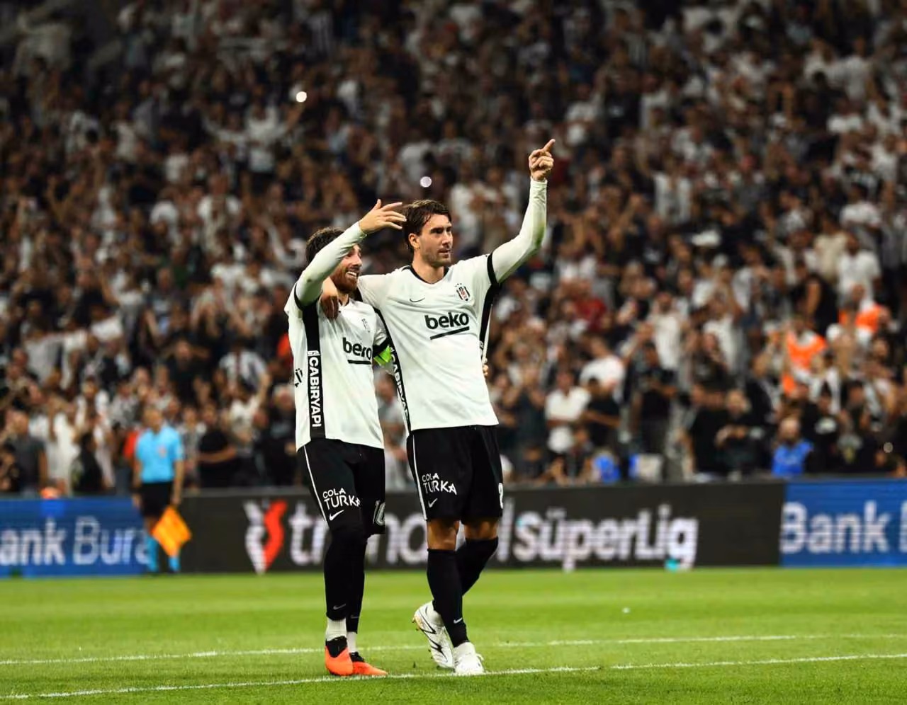 TSG Hoffenheim Futbol Genel Müdürü Schicker’den, Beşiktaş’ın hücum hattına övgü