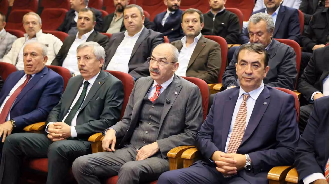 Başkan Gülsoy mazbatasını aldı