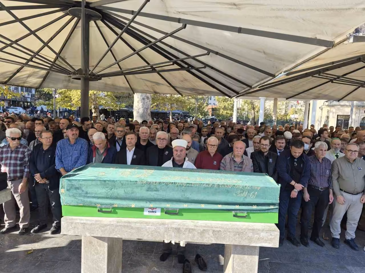 Öğretmen, şair-yazar Mustafa Keser toprağa verildi
