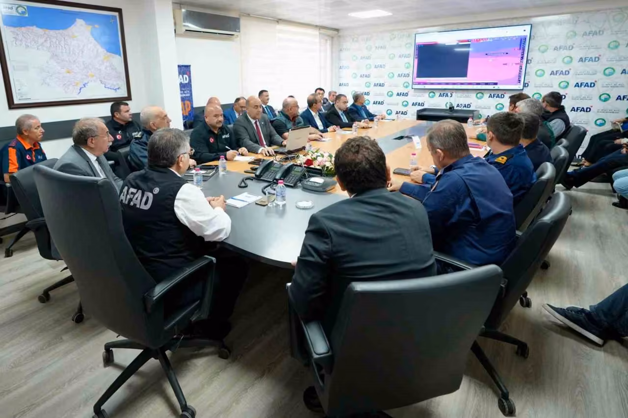 Sinop’ta kuvvetli yağış alarmı: Sel ve heyelan önlemleri masada