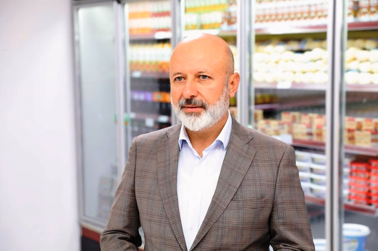 Başkan Çolakbayrakdar: "Paranın geçmediği mağazalarda hemşehrilerimizin yanındayız"