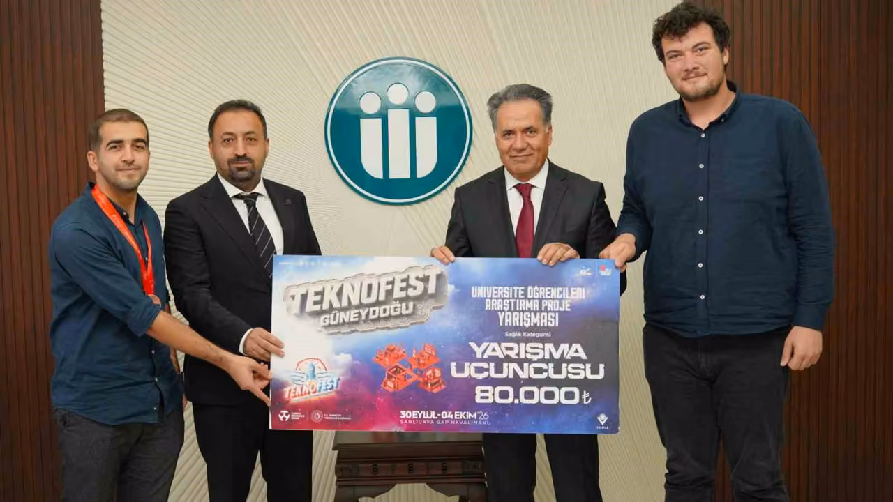Rektör Akpolat’ tan TEKNOFEST’26’da Türkiye üçüncüsü olan öğrencilere tebrik