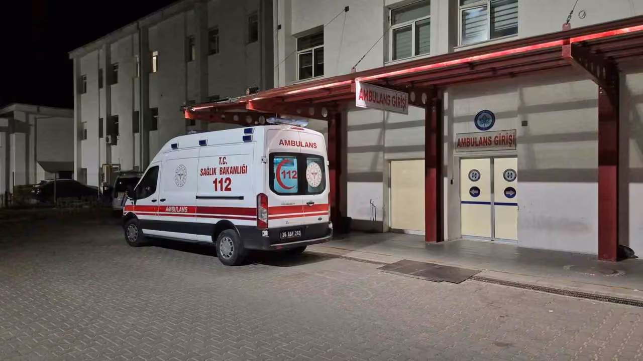 Eskişehir’de otomobille çarpışan motosikletin yolcusu ağır yaralandı