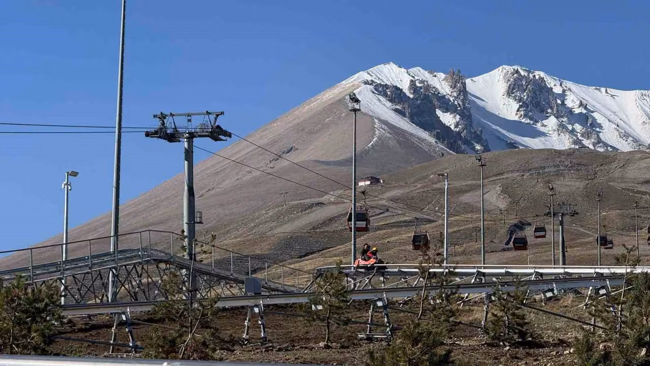 Erciyes’te dağ kızağında montaj tamamlandı, test sürüşleri başladı