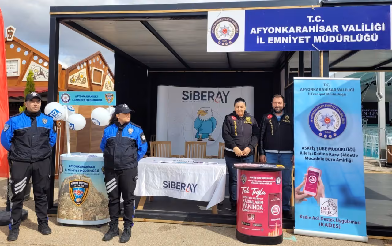 Polis vatandaşları siber suçlar konusunda uyardı