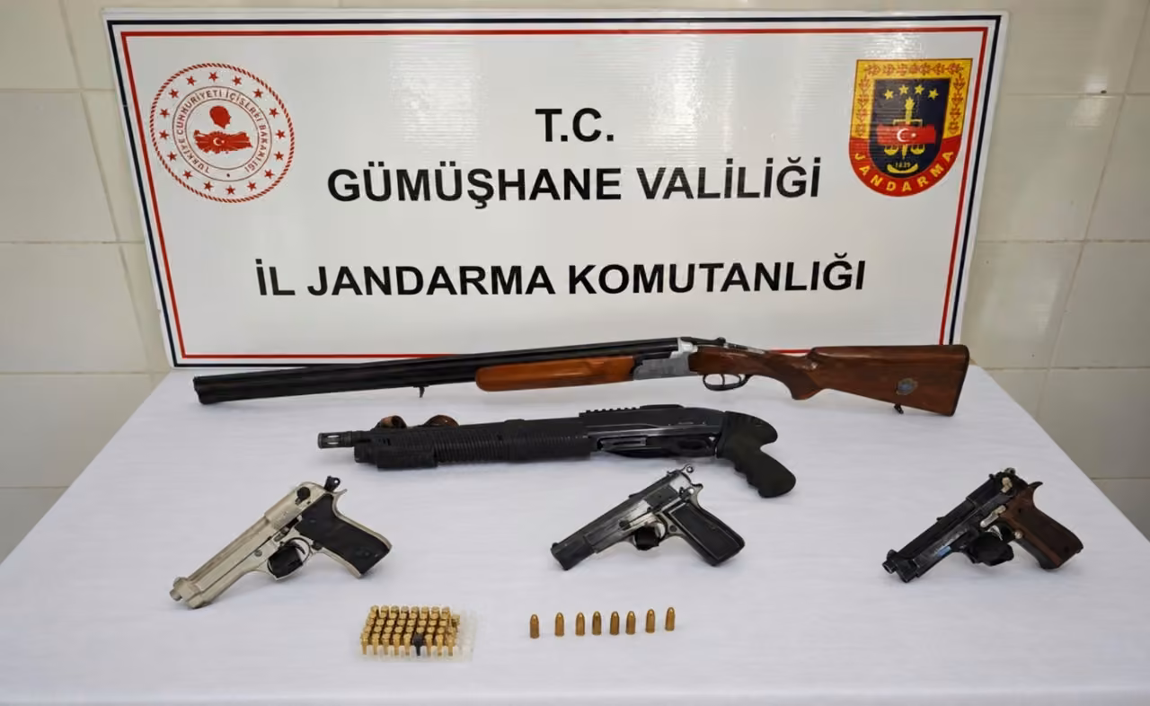 Gümüşhane’de kaçak silah ve içki operasyonu