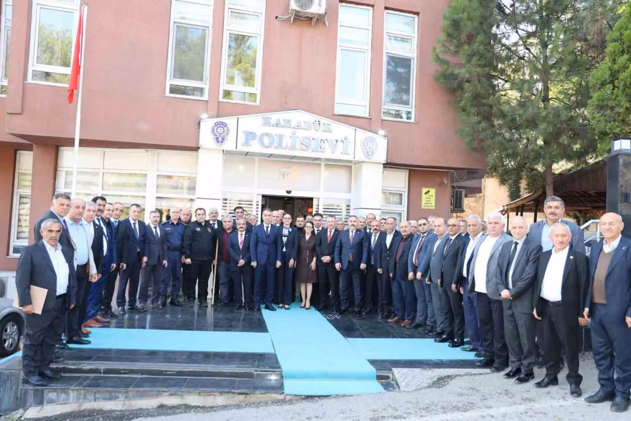 Vali Çağatay, muhtarlarla bir araya geldi