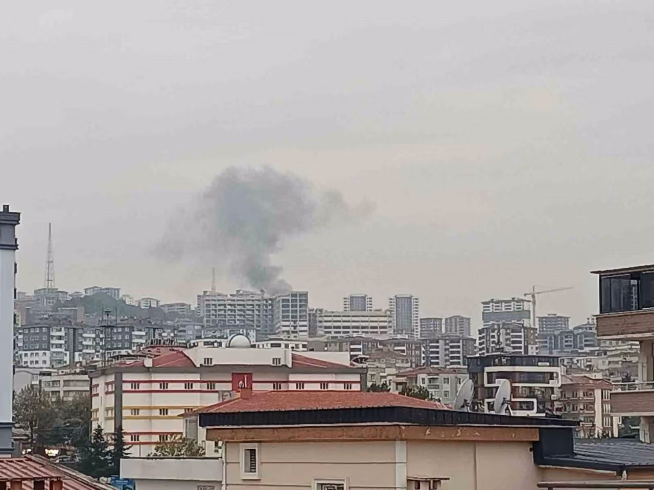 Bahçede yakılan anızdan çıkan duman korkuttu