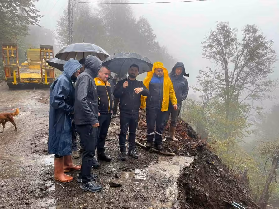 Düzce’de yağış mesaisi ekipler sahada, müdahaleler sürüyor