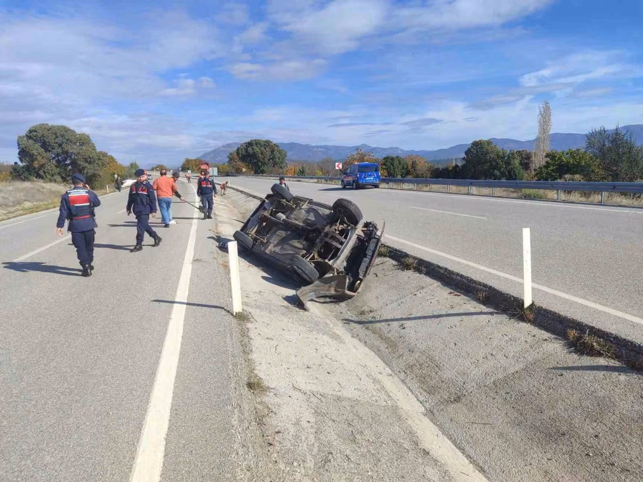 Burdur’da iki otomobil çarpıştı: 2 yaralı