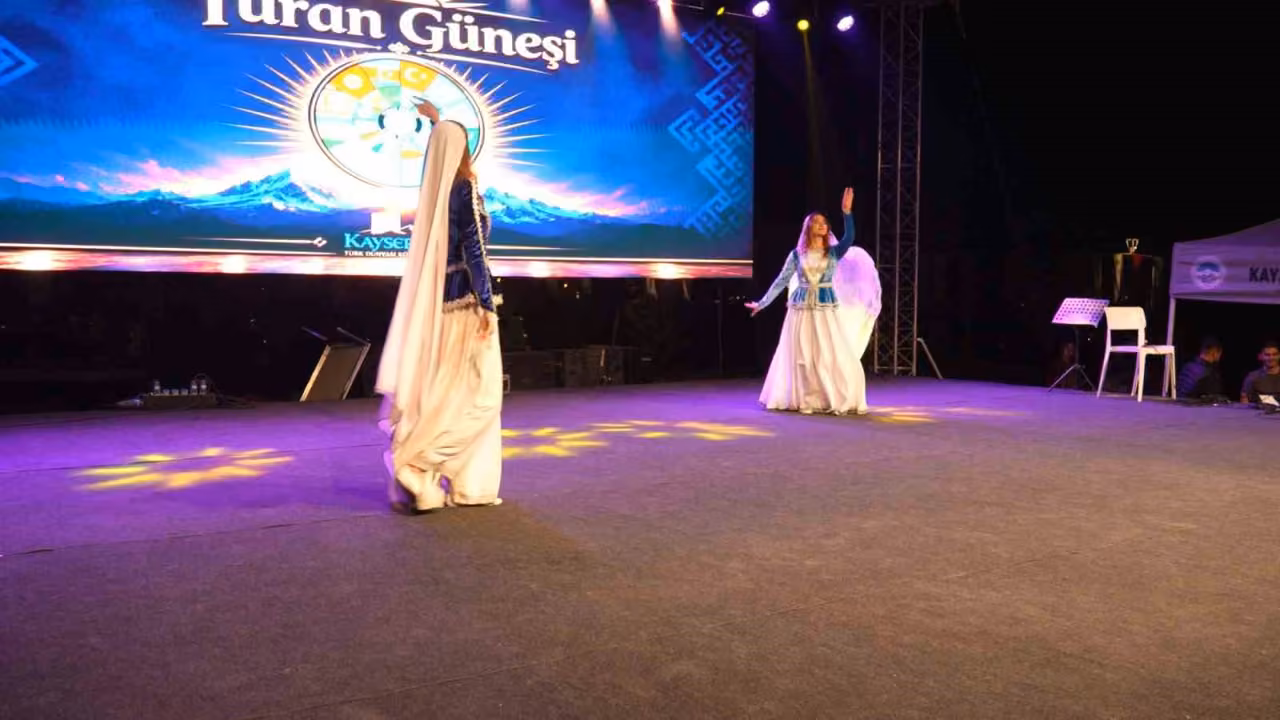 Kayseri Büyükşehir ile Türk Dünyası rüzgârı esti