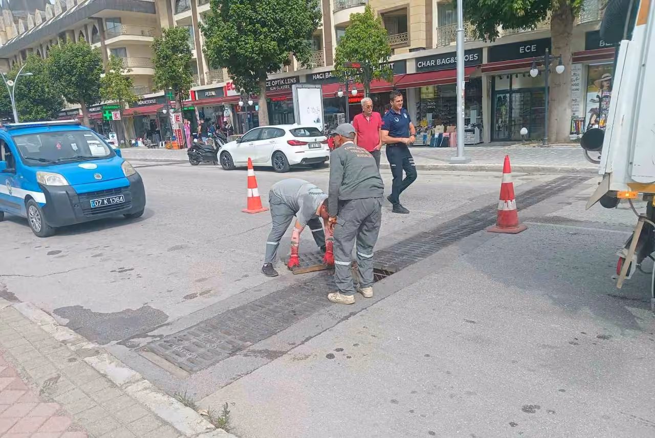 Kemer’de mazgal temizliği çalışmaları tamamlandı
