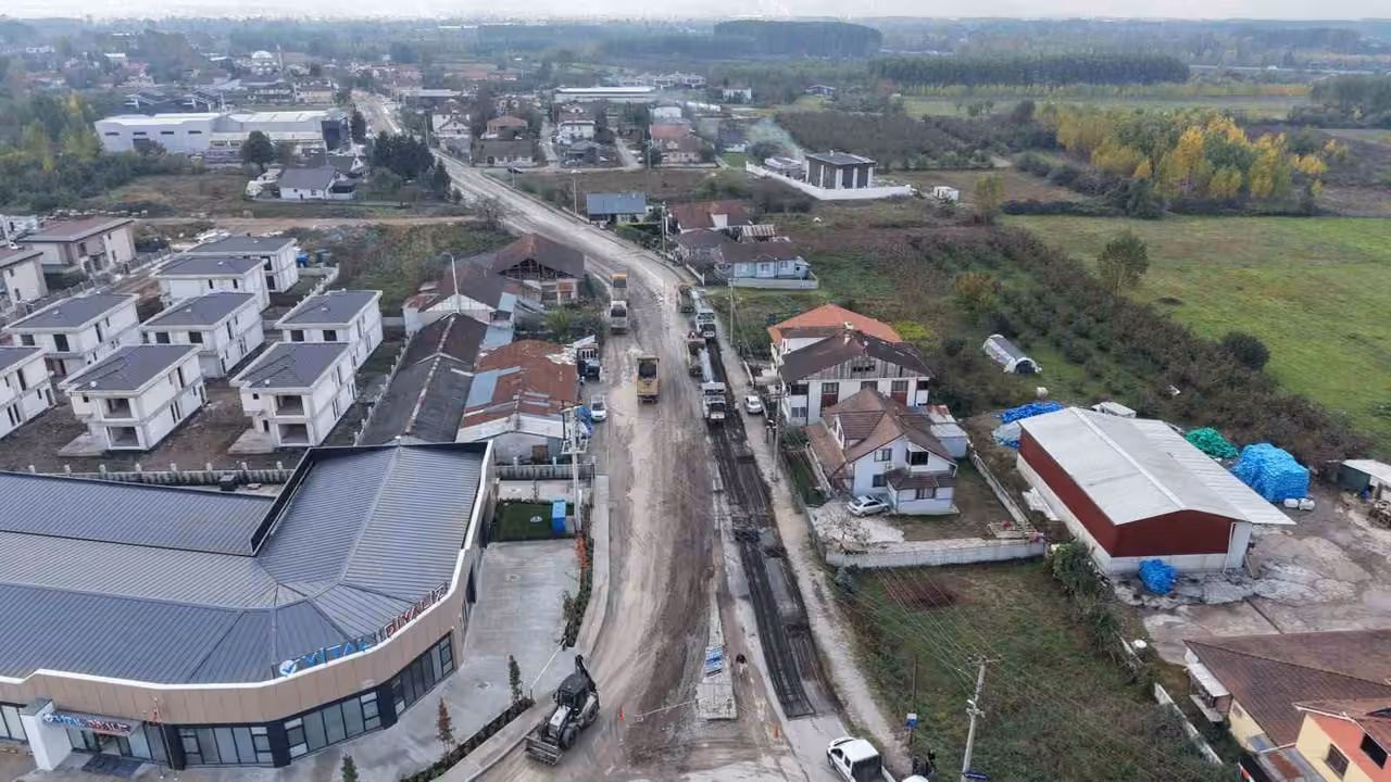 Düzce’de 600 metrelik yol trafiğe kapatıldı