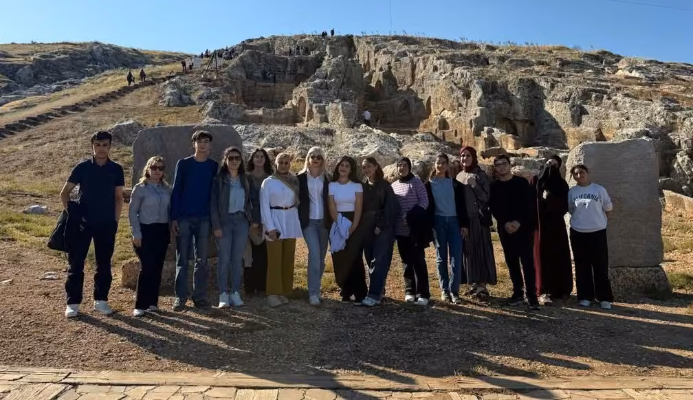 YKS’ye hazırlanan öğrencilere Perre Antik Kenti gezisi