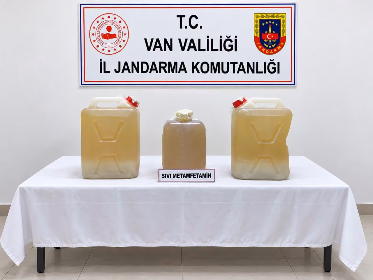 Van’da 34 kilo sıvı metamfetamin ele geçirildi