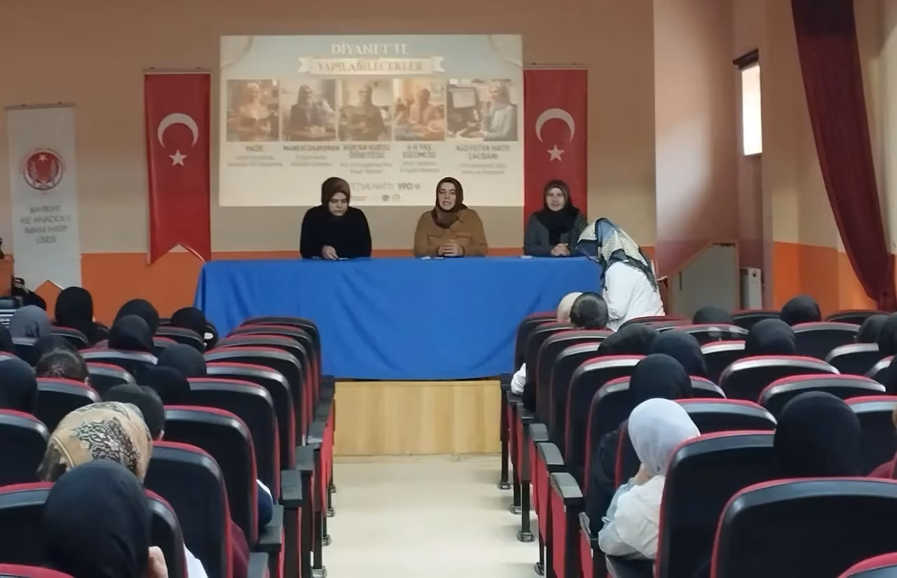 İmam Hatip Lisesinde öğrenci ve velilere yönelik programlar düzenlendi