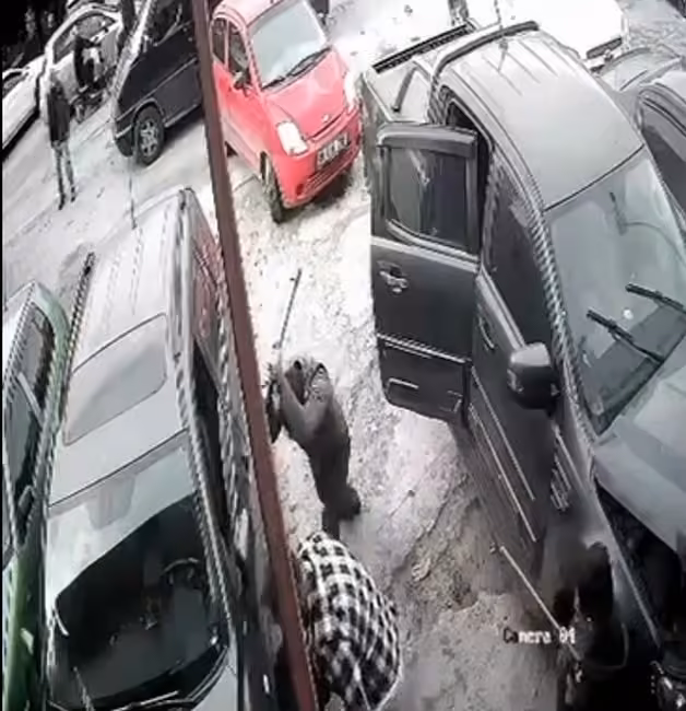 Kayseri’de 1’i ağır 3 kişinin yaralandığı silahlı kavga kamerada