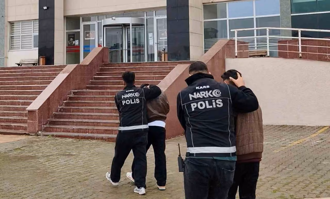 Kars’ta torbacı operasyonu: 2 şüpheli tutuklandı