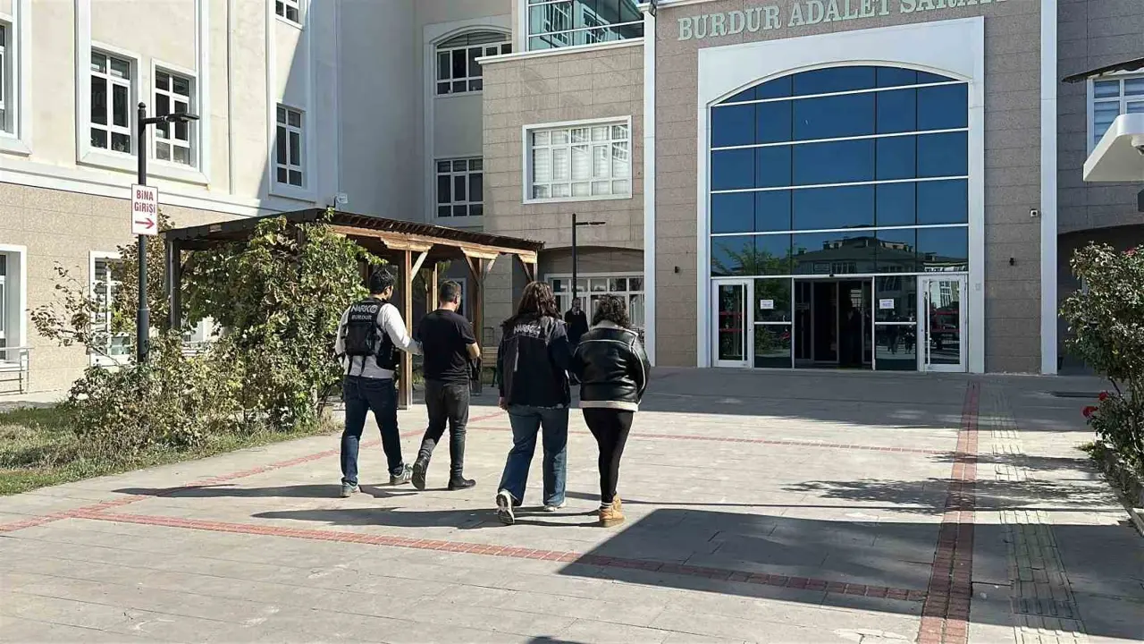 Burdur’da 3 bin 97 kullanımlık sentetik kannabinoid ele geçirildi: 2 gözaltı
