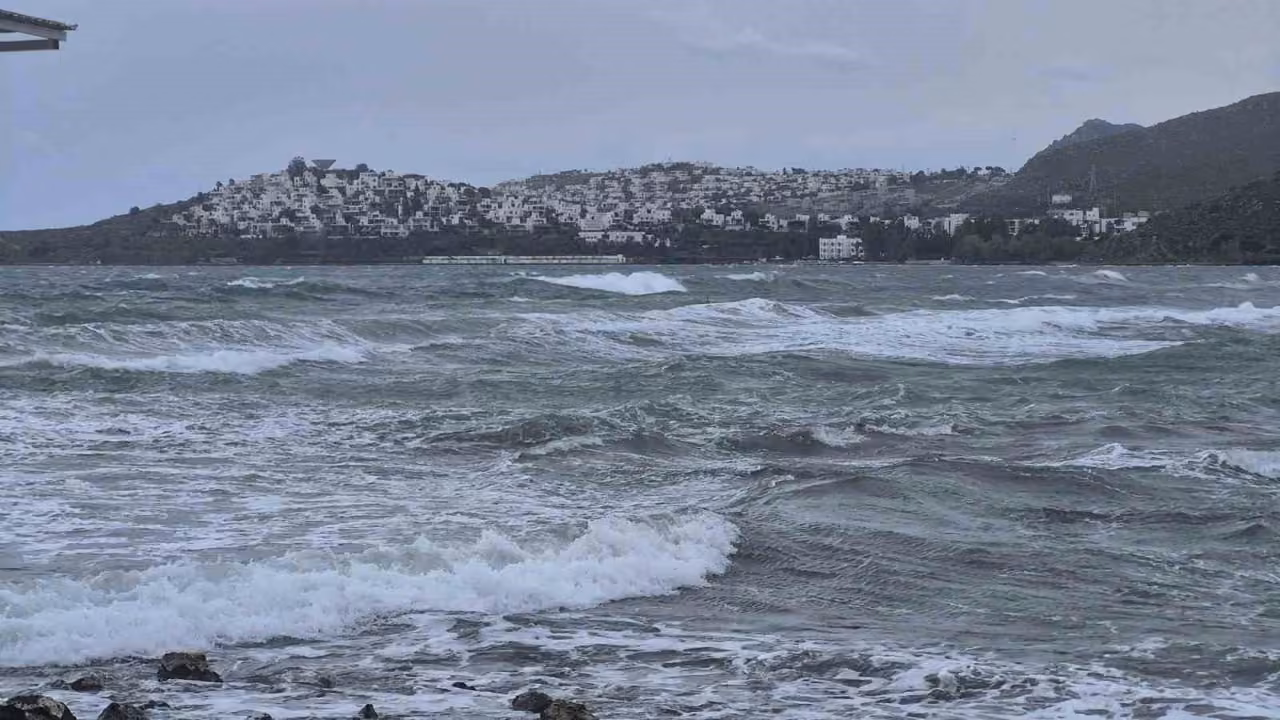 Bodrum’da feribot seferleri iptal edildi