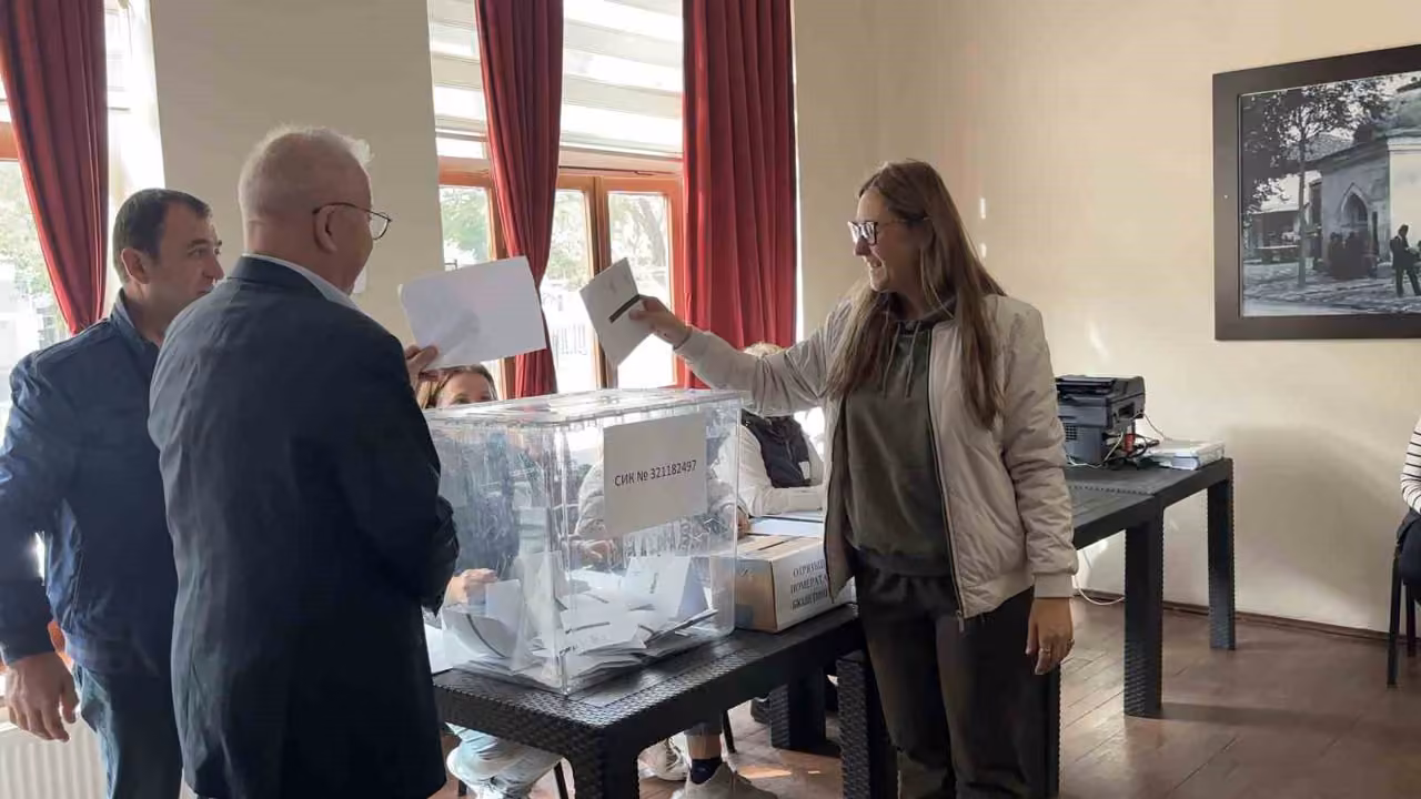 Kırklareli’nde çifte vatandaşlar Bulgaristan seçimi için sandık başına gitti