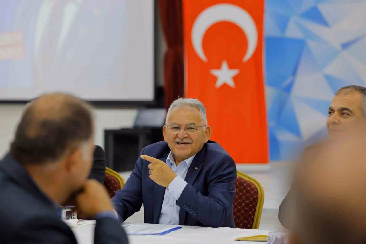 Başkan Büyükkılıç, Sarız ve Pınarbaşı’nda muhtarlarla buluştu