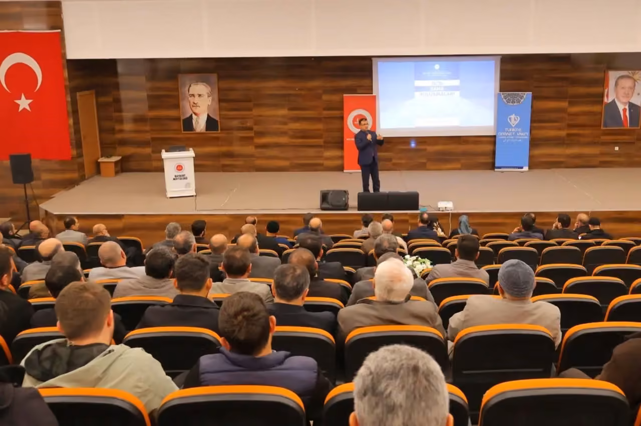 Bayburt’ta din görevlilerine yönelik istişare ve gelişim programı düzenlendi