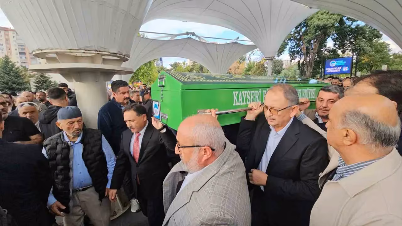 İYC Başkanı Oğuz Memiş son yolculuğuna uğurlandı