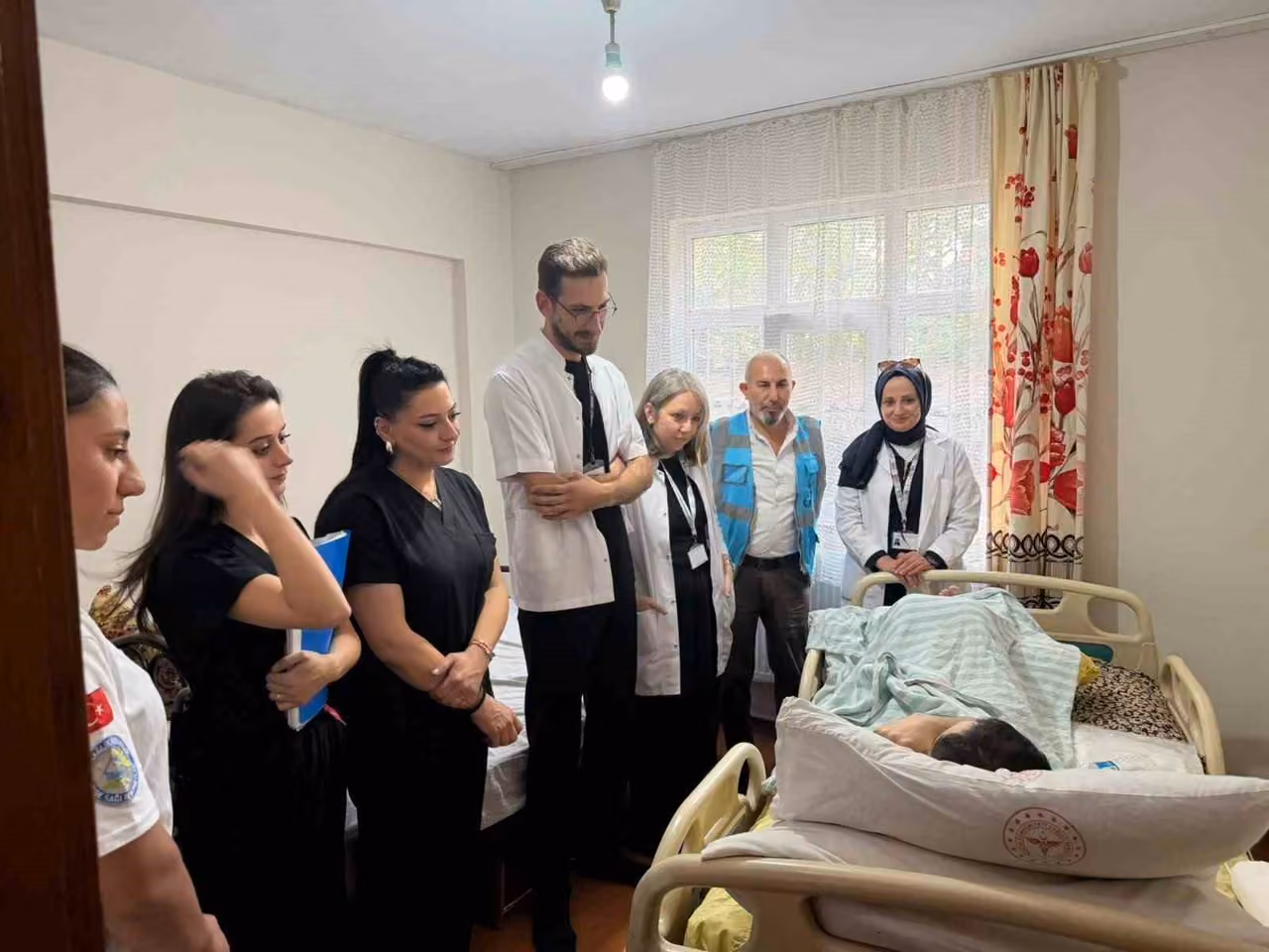 Öğrenciler evde bakım hizmetlerine destek veriyor