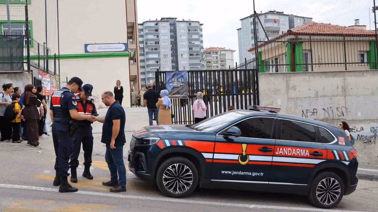 Ankara’da okul çevrelerinde 20 günde 19 bin 854 kişi sorgulandı