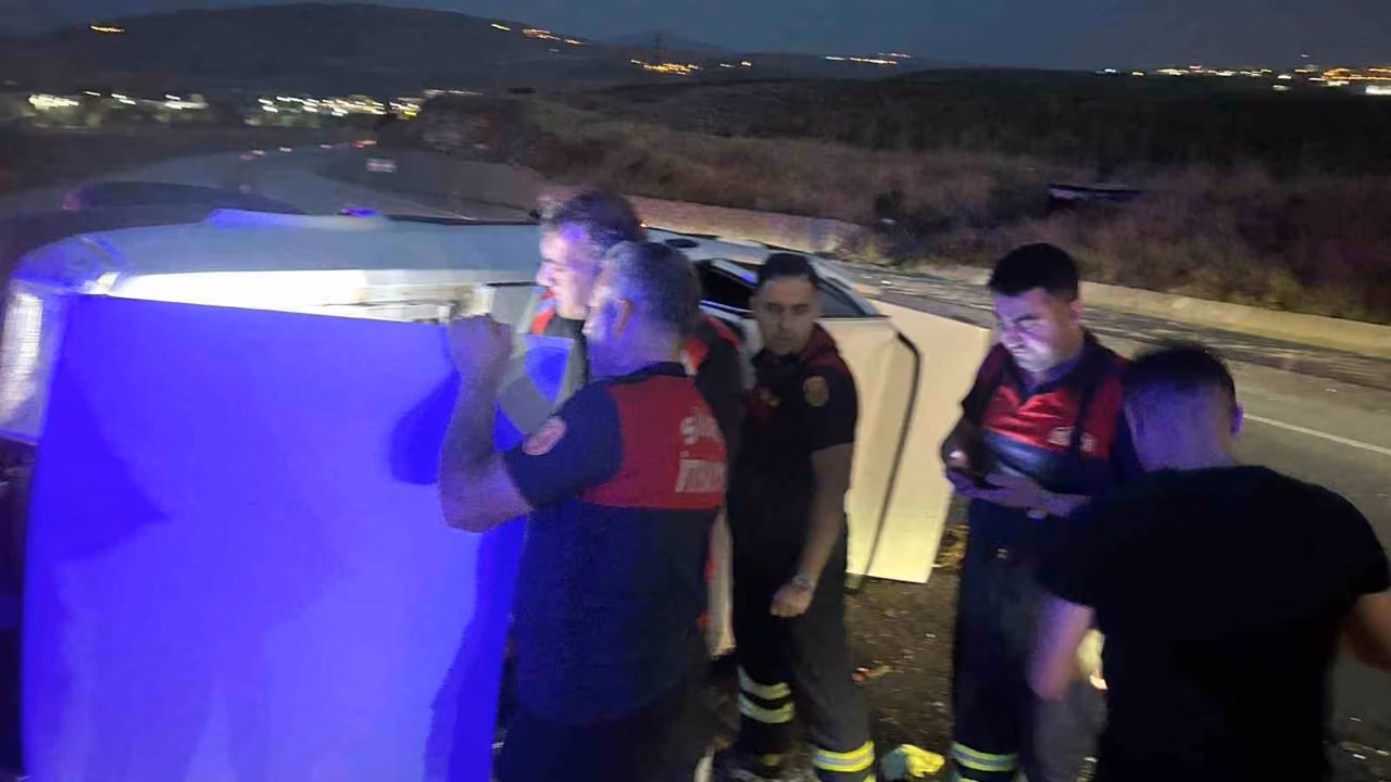 Siirt’te otomobil yan yattı: 2 yaralı