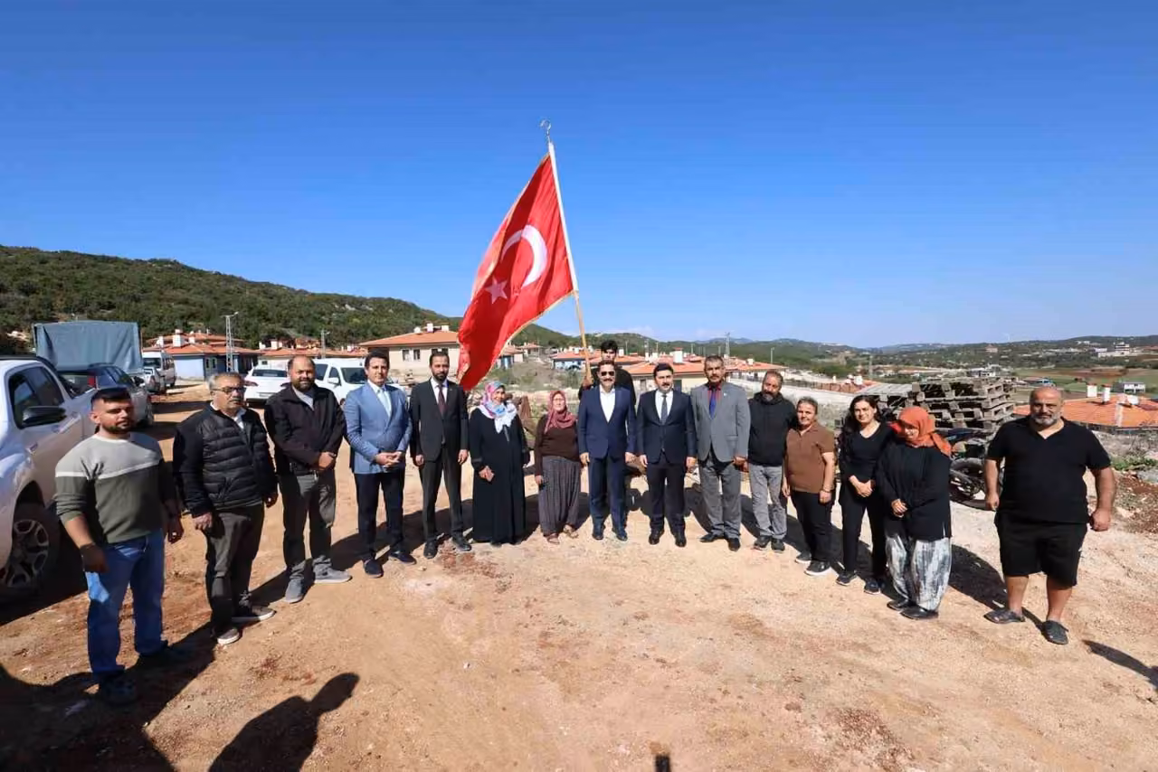 Vali Masatlı, Kışlak Mahallesi’nde al bayrakla karşılandı