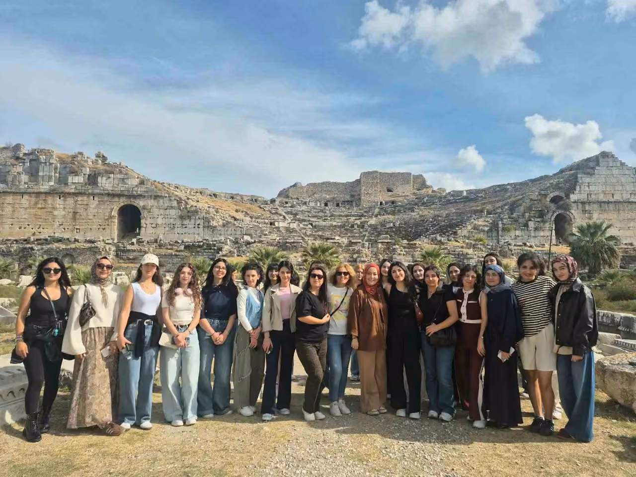 Üniversite öğrencileri Didim ve Milet’in tarihi mirasını keşfetti