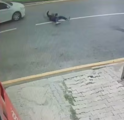 Otomobilin çarptığı öğrenci yaralandı