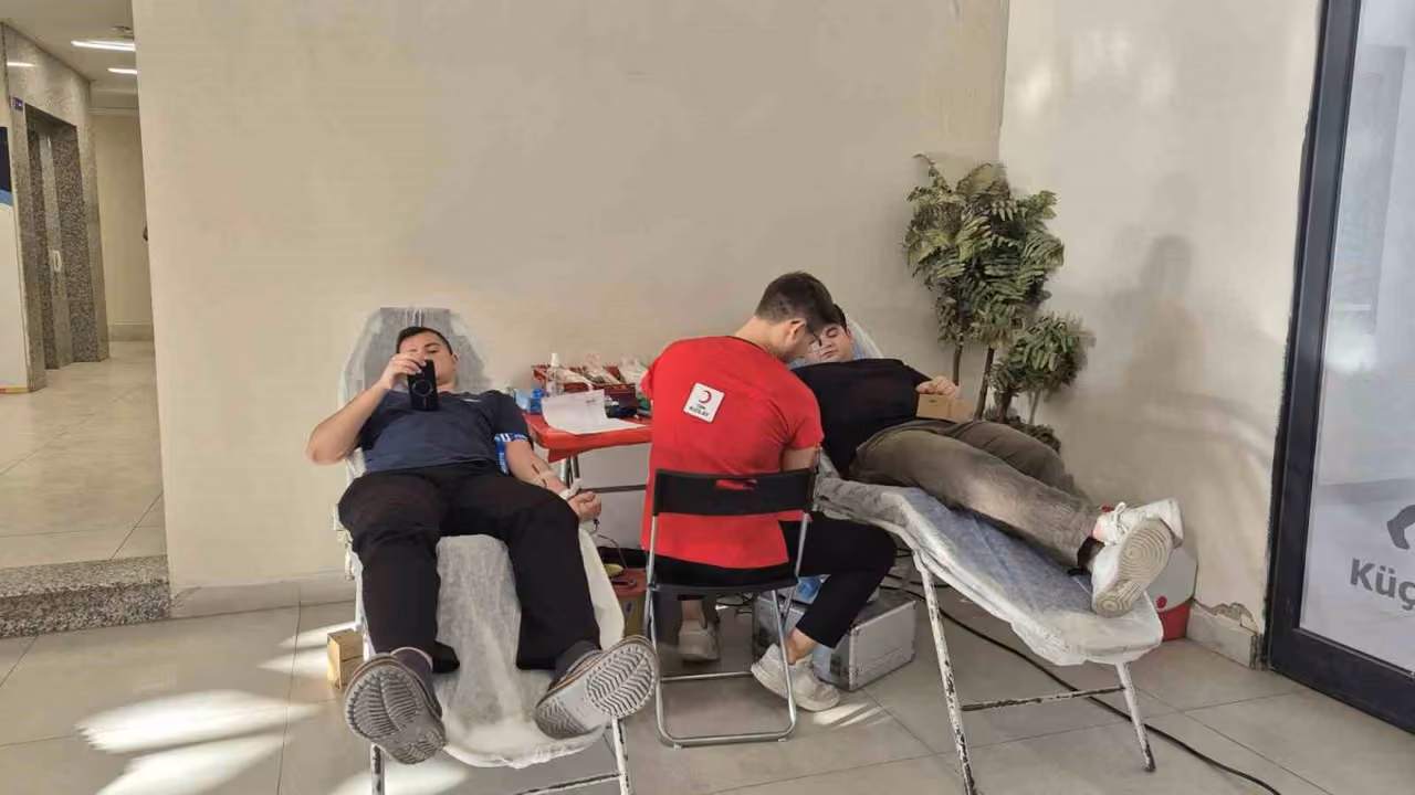 Manisa’daki KYK yurtlarından kan bağışına hayat veren destek