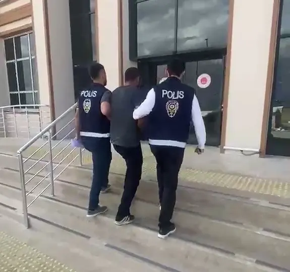 Ağabeyinin kimliğini kullanan firari yakalandı