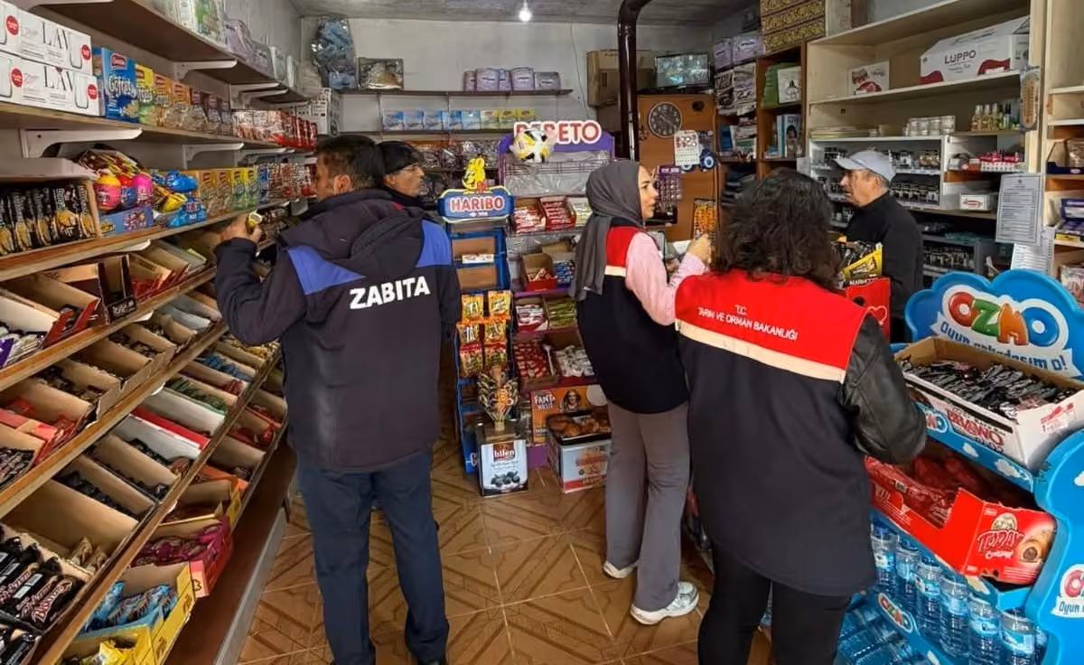 Ahlat’ta okul çevrelerinde gıda denetimleri aralıksız sürüyor