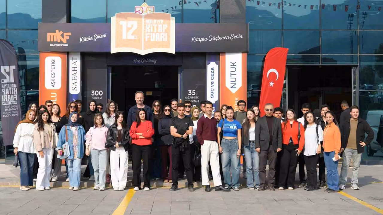 İnönü Üniversitesi Öğrencilerinden Kitap Fuarı’na ziyaret