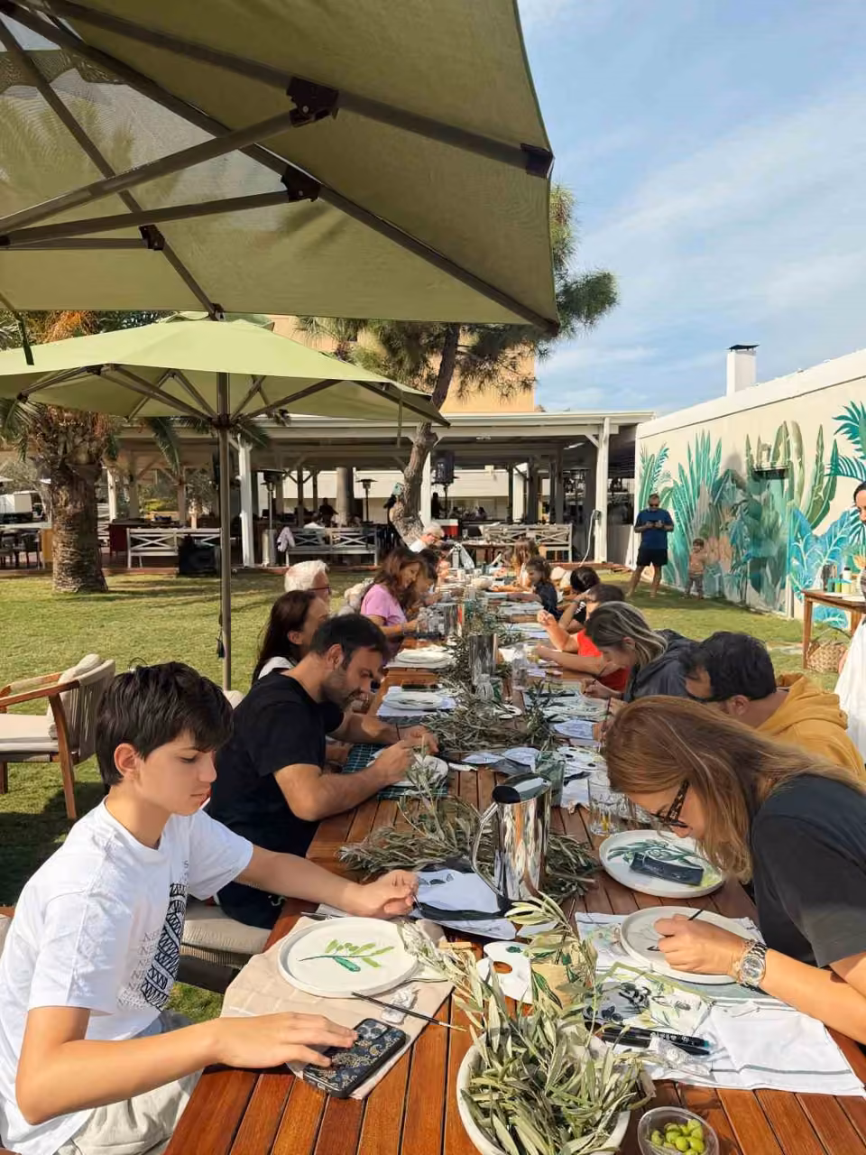 Ayvalık’ta zeytin sanatla buluştu