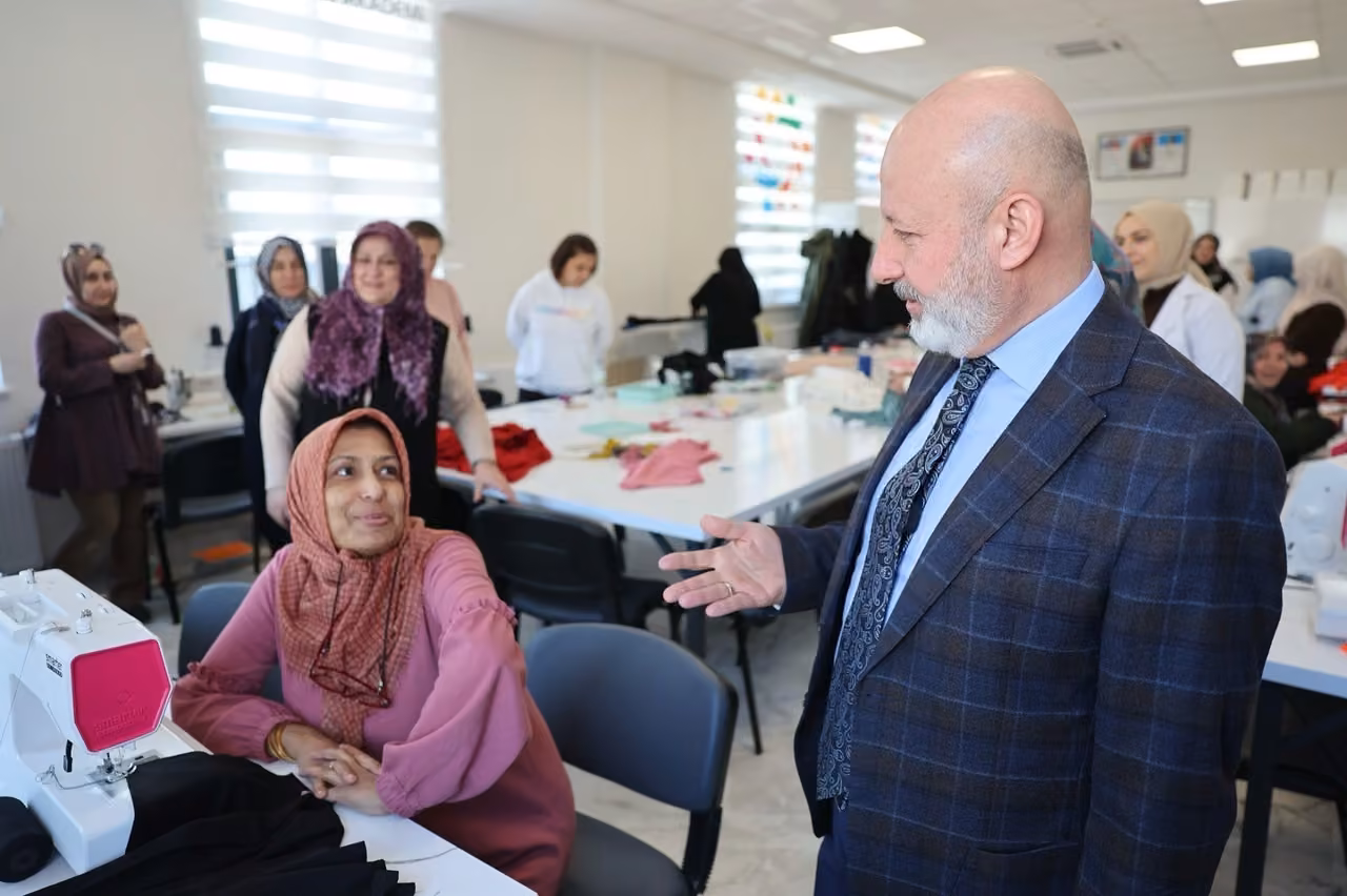 Başkan Çolakbayrakdar: "Kocasinan akademi ile 7’den 70’e herkesin mutluluğunu artırıyoruz"