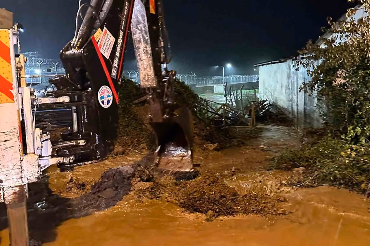 Şile’de şiddetli yağışa karşı gece boyu mücadele: Belediye ekipleri tüm mahallelerde sahadaydı