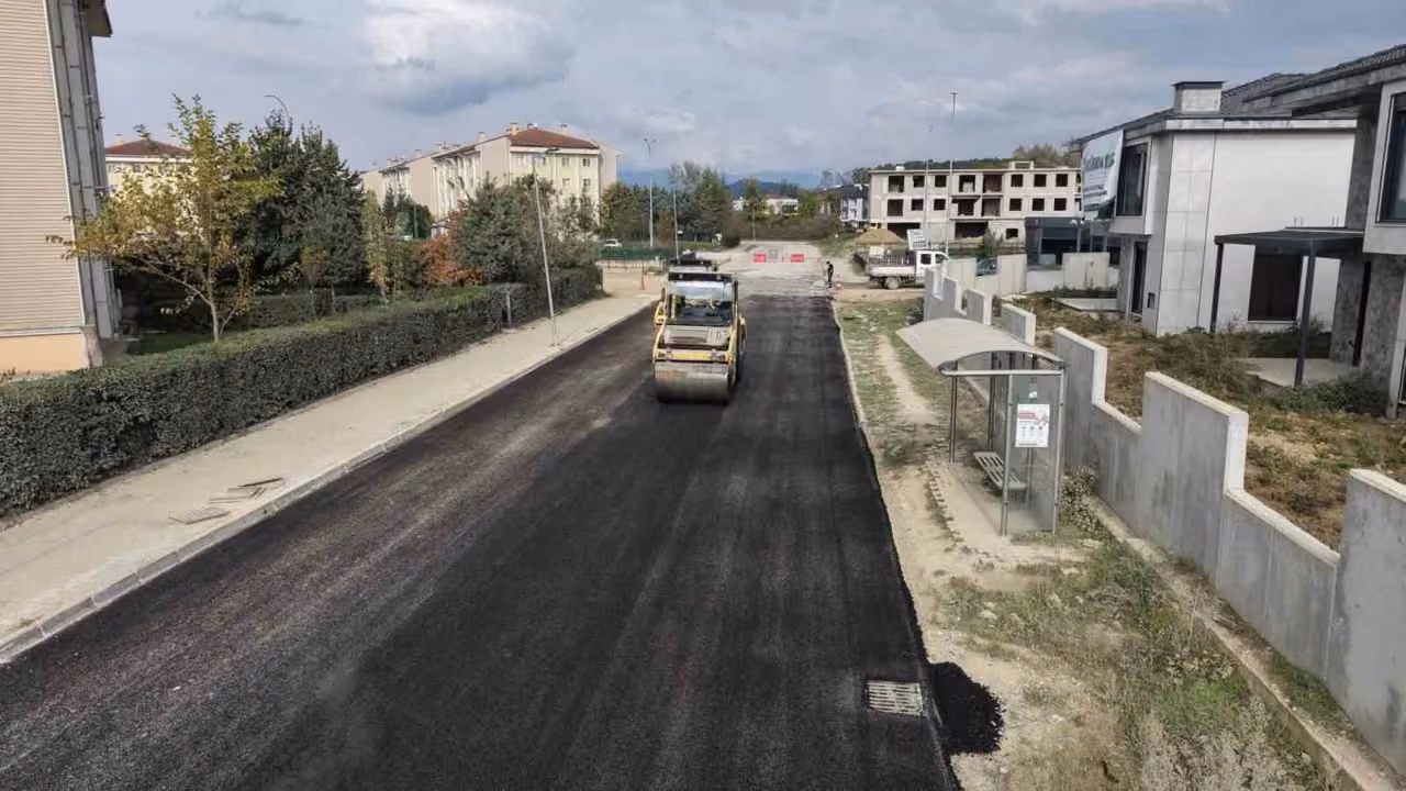 Düzce’de asfalt seferberliği sürüyor