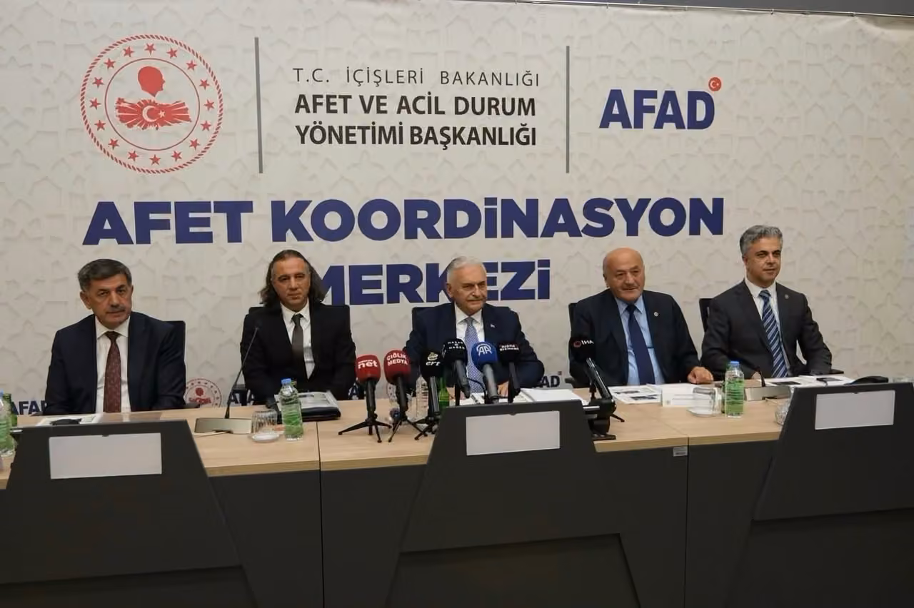 Binali Yıldırım, Erzincan’ın geleceğine yönelik projelerde iş birliğinin önemini vurguladı