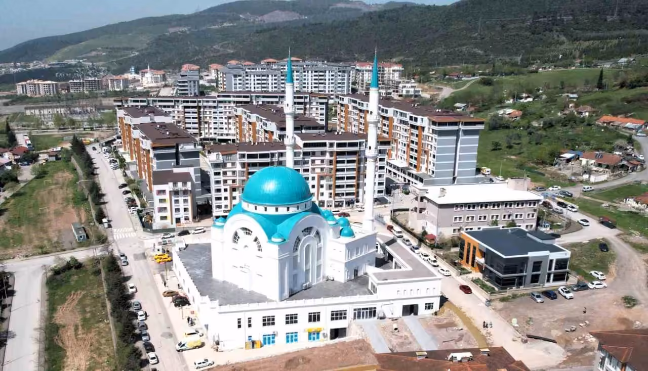 Kocaeli’de risk oluşturan minareler çelik sistemlerle yenileniyor