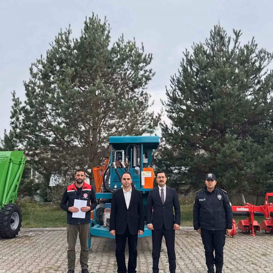 Akyaka’da tarımsal üretime makine desteği