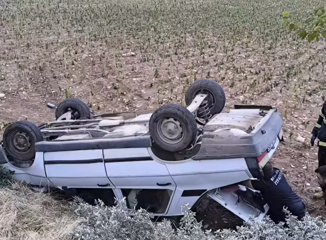 Adıyaman’da otomobil şarampole devrildi: 1 yaralı